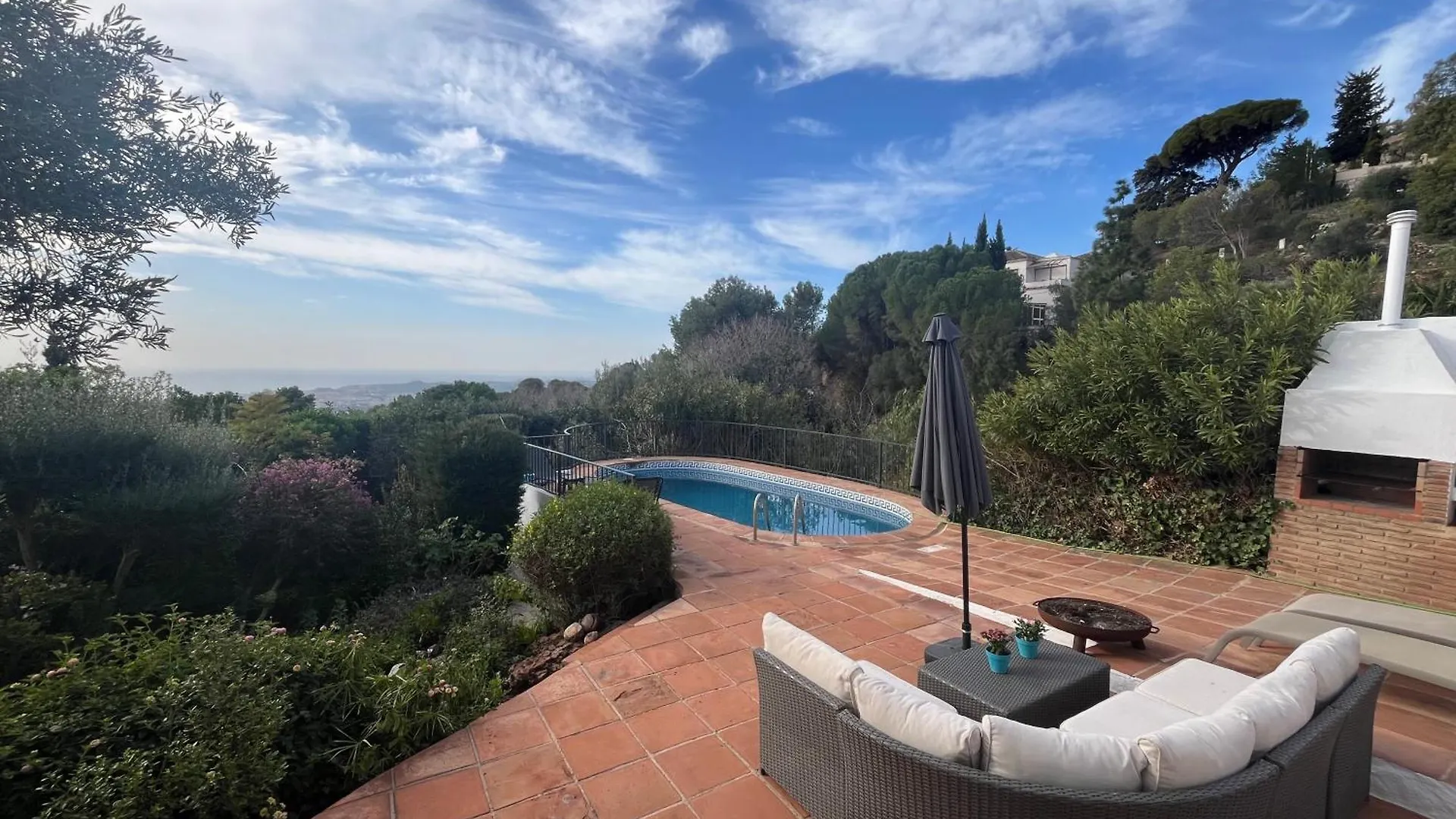 Villa In Mijas Pueblo With Private Pool And Sea Views With 4 Bedrooms contacts